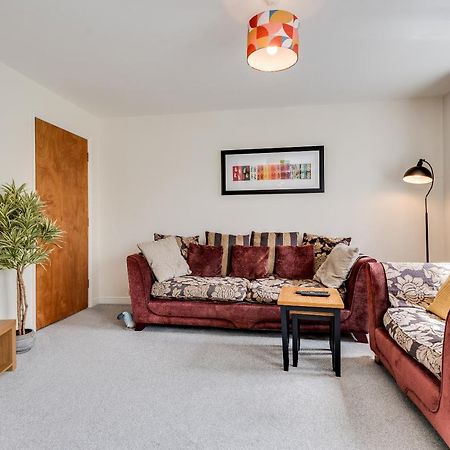 Modern 2 Bedroom Apartment In Popular Jericho !!! Oxford Kültér fotó