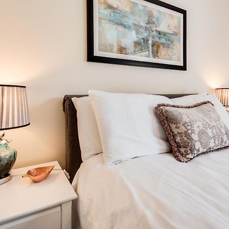 Modern 2 Bedroom Apartment In Popular Jericho !!! Oxford Kültér fotó