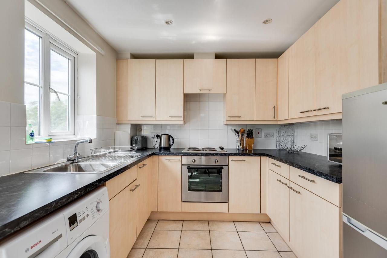 Modern 2 Bedroom Apartment In Popular Jericho !!! Oxford Kültér fotó
