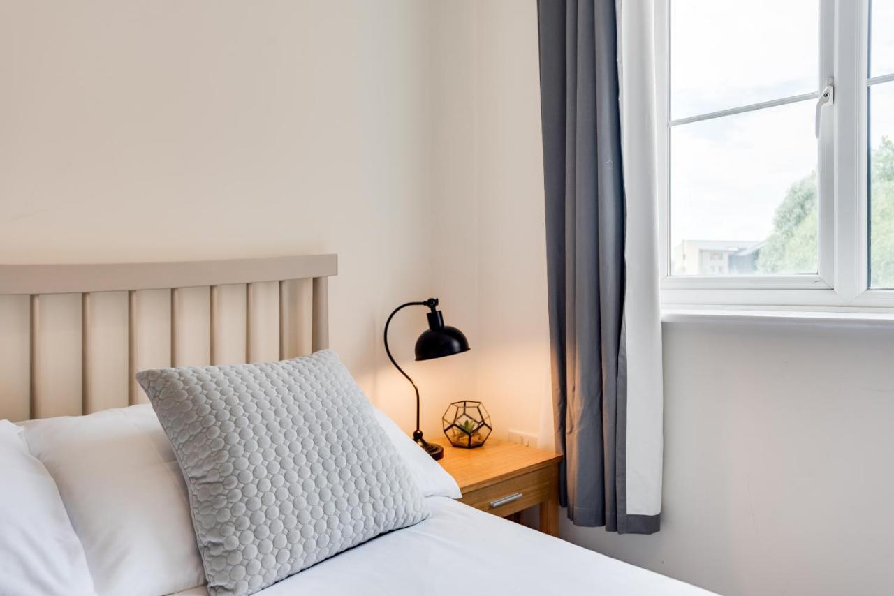 Modern 2 Bedroom Apartment In Popular Jericho !!! Oxford Kültér fotó